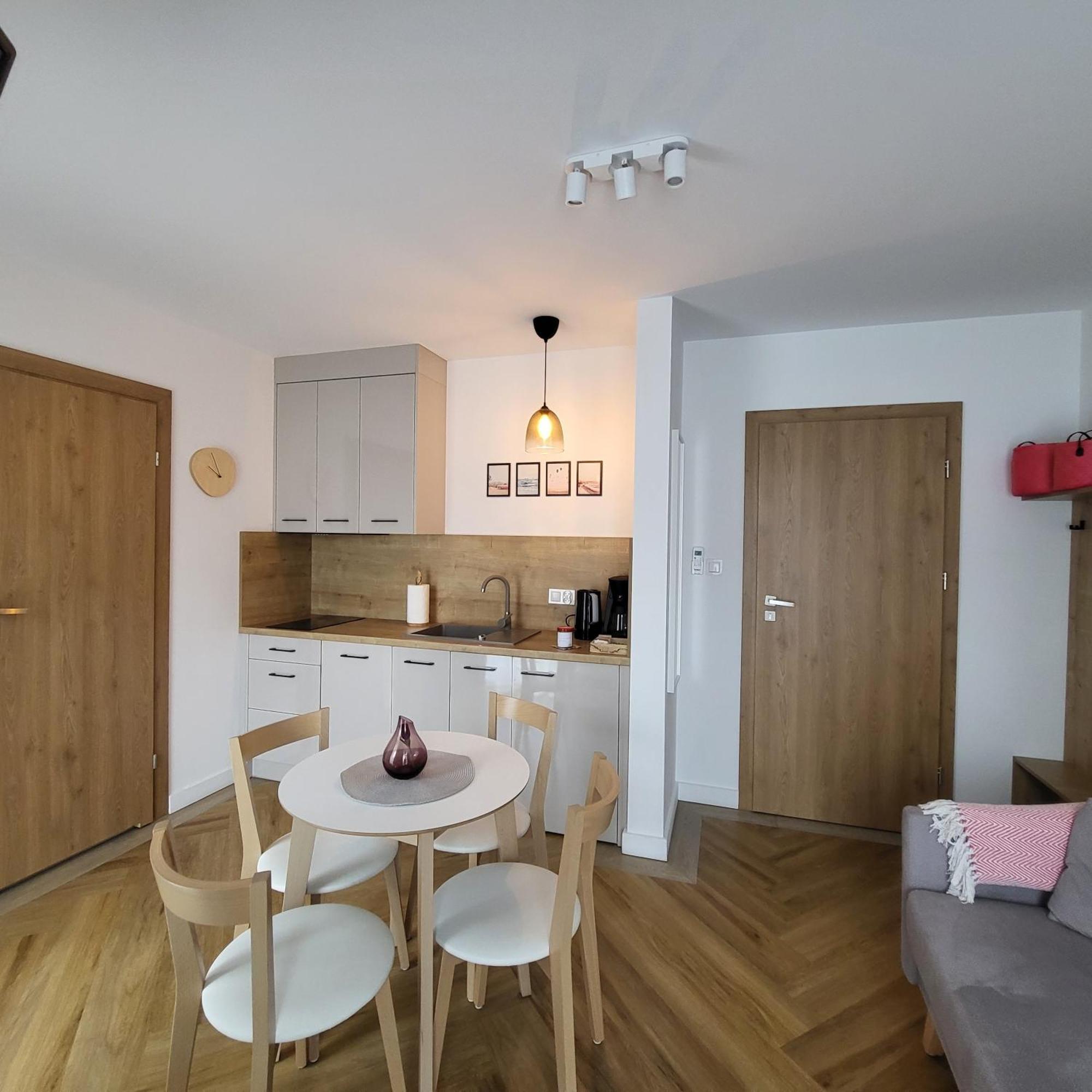 Apartamenty Julia Apartamenty Ozonowane อุสตรอเนียมอร์สเกีย ภายนอก รูปภาพ